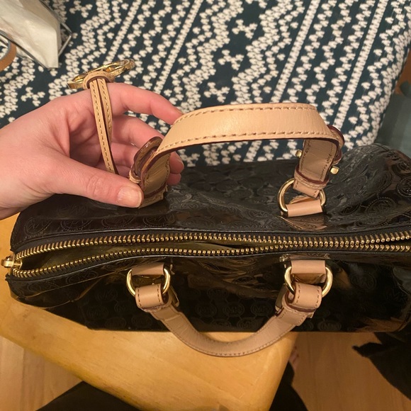 Michael Kors barrel bag. Great condition. - Picture 2 of 6